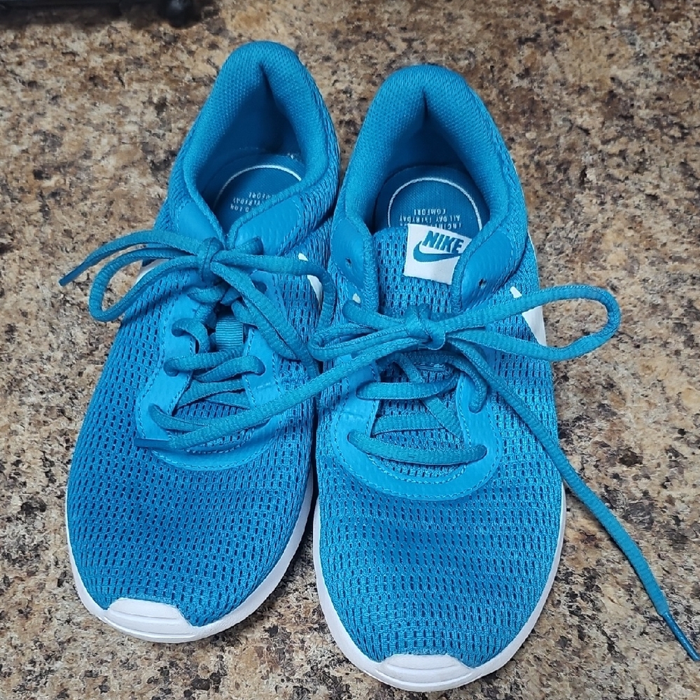 Nike Womens Turquoise Blue Mesh Athletic Sneakers